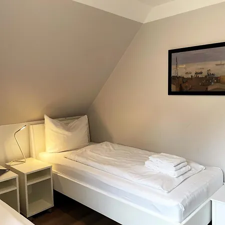 Stuenkel Links, Helgolaender Strasse Holiday home *
