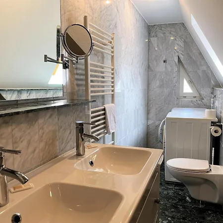 Stuenkel Links, Helgolaender Strasse 別荘 *