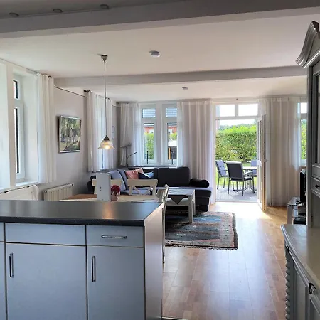 Stuenkel Links, Helgolaender Strasse * Wyk auf Föhr